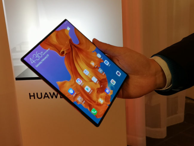 Worlds Most Advanced And First Foldable Phone - Huawei Mate X.